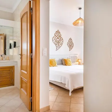 Our House In Clube * 알부페이라