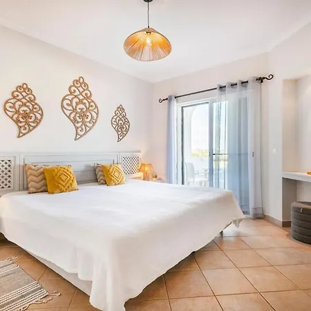 Our House In Clube * 알부페이라