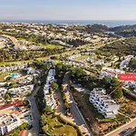 Our House In Clube *